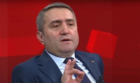 Murat Kurum''a destek olan Selim Temurci''ye Özcan''dan tepki: ''İlk seçimde CHP''yi sattınız''